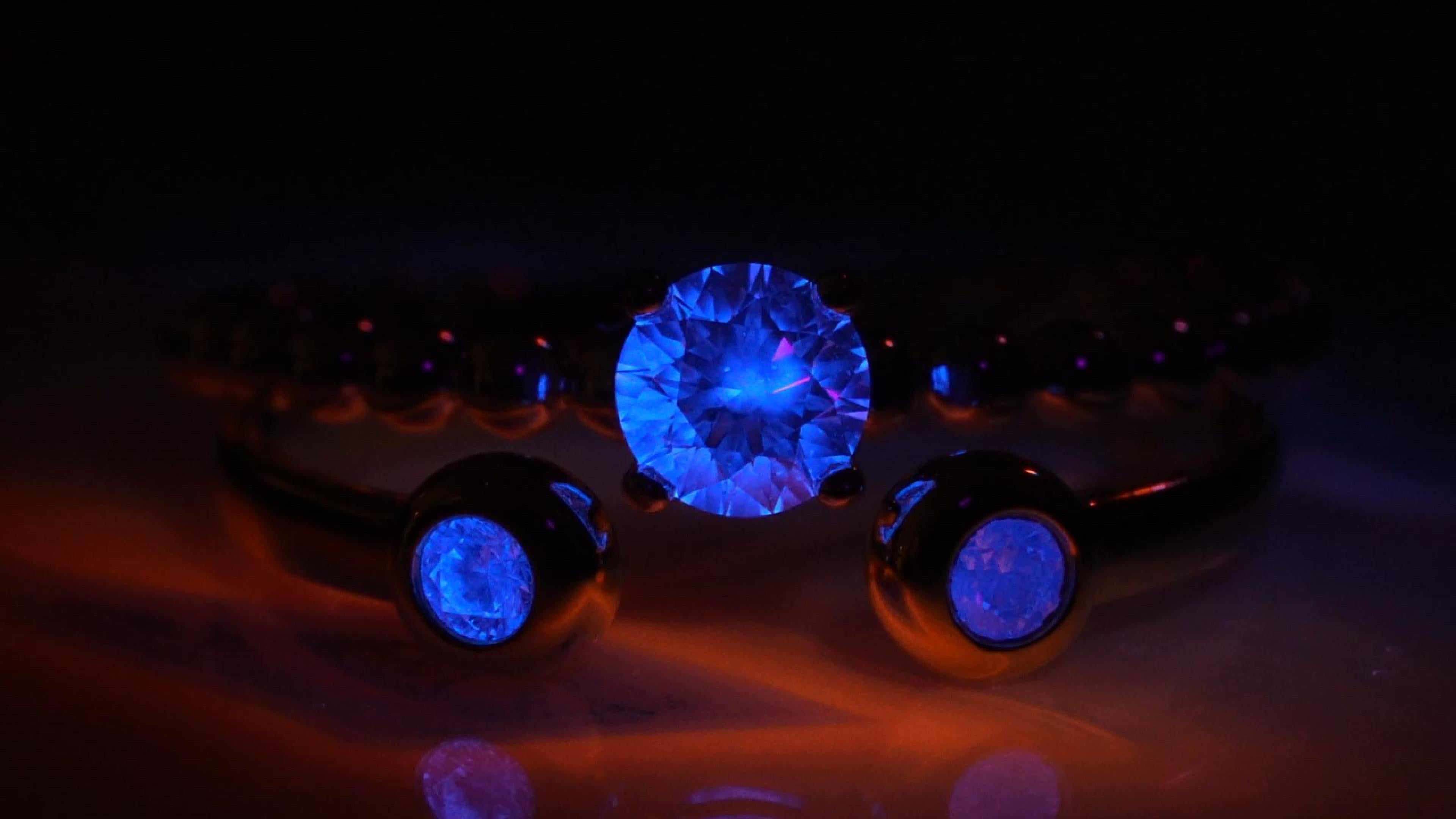 Fluorescent diamond video gaucho kué spirit collection northern lights. Diamonds that glow.